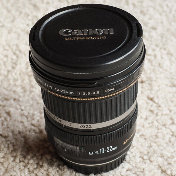 Canon EF-S 10-22mm f/3.5-4.5 USM - Picture 2 of 3